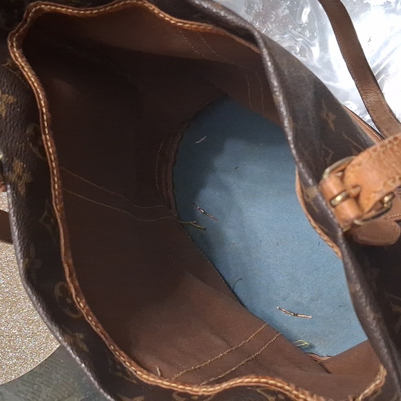 AUTHENTIC Louis Vuitton Bucket bag - Picture 9 of 13